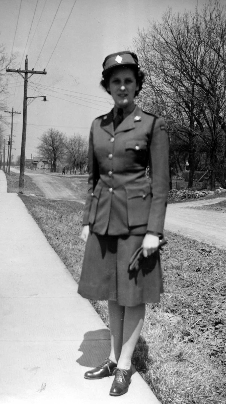 Private Jean Thacker on the day of her enlistment with the Canadian Women’s Army Corps on 28 January 1943, at the Longue Pointe Barracks in Montreal. Courtesy the Kawartha Lakes Public Library Digital Archive.