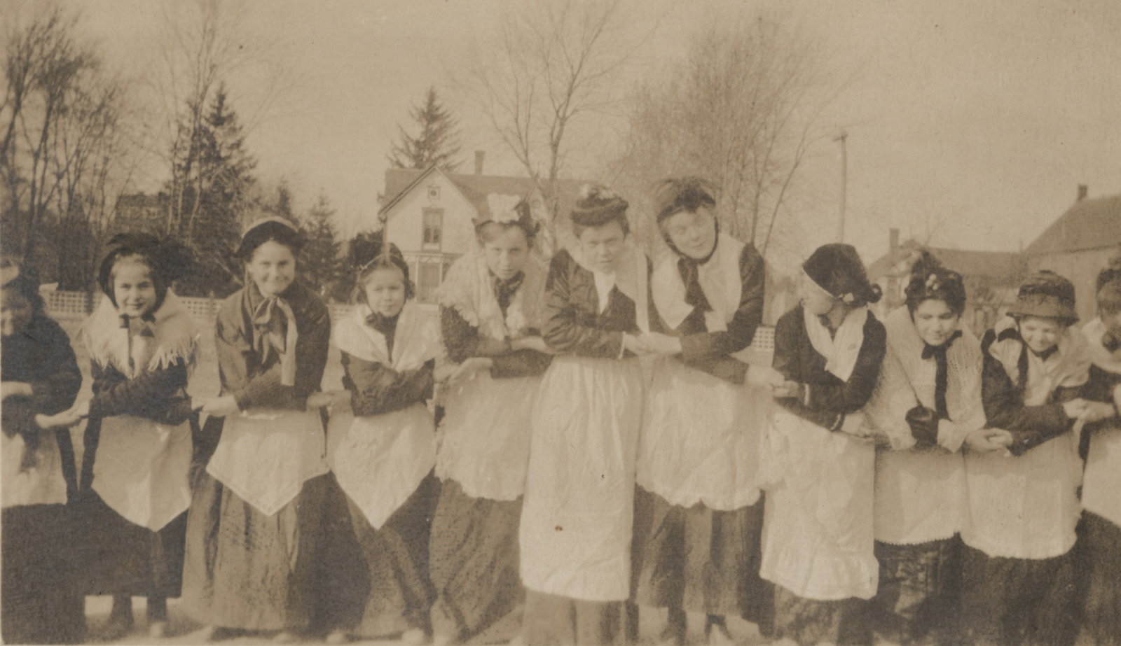 Students of the Laura Secord Memorial School in Queenston, 1919. <br>Courtesy the Niagara-on-the-Lake Public Library.