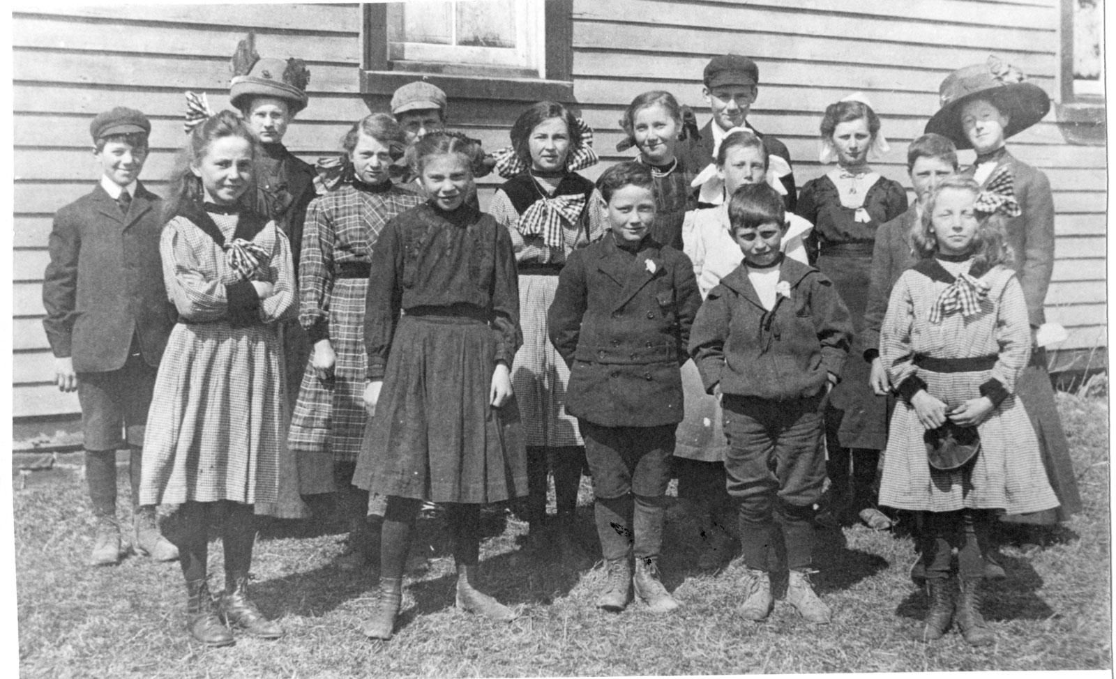 Students at the Sundridge Public School in 1916. <br>Courtesy the Sundridge - Strong Union Public Library.