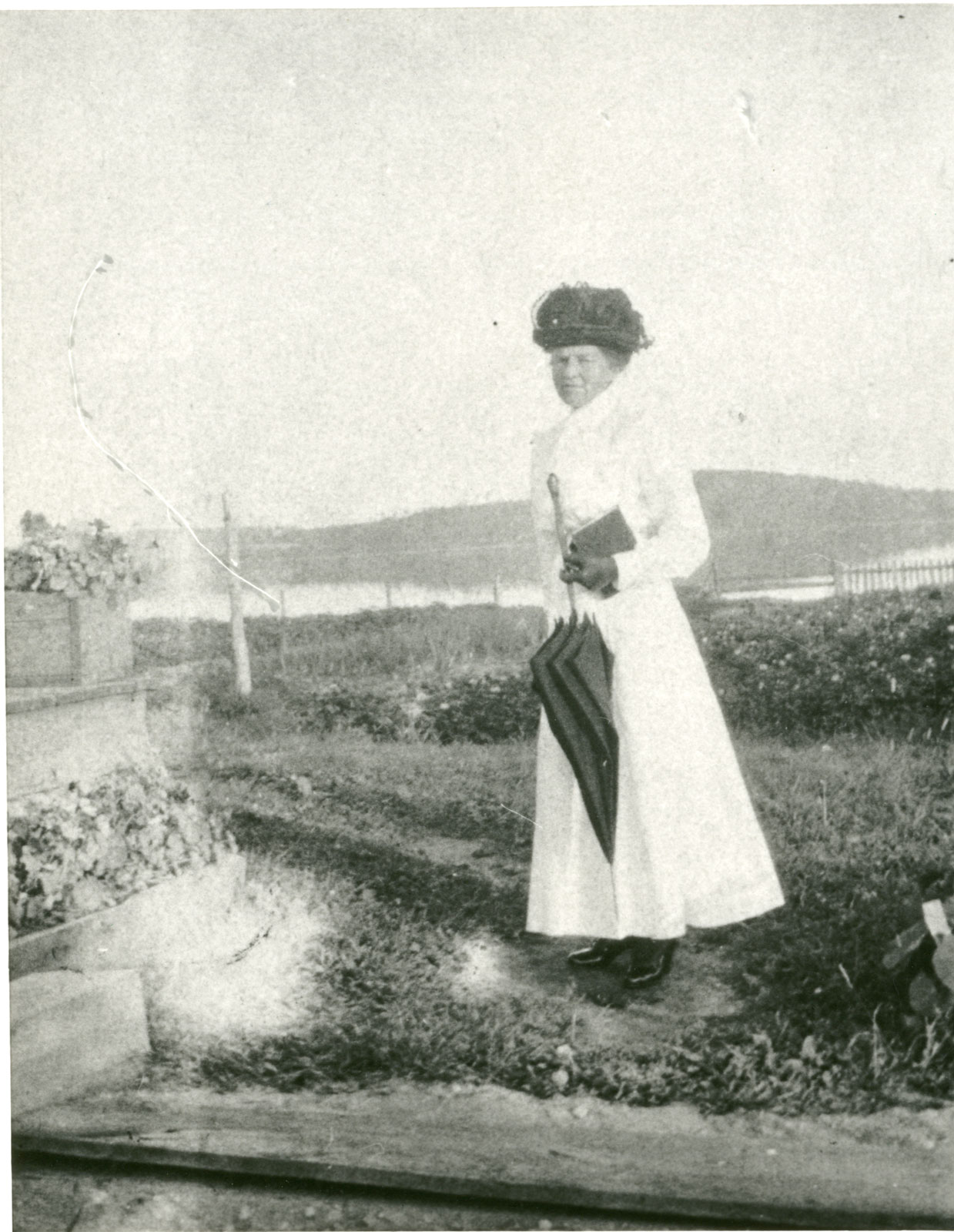 A woman in Sundridge circa 1915. <br>Courtesy the Sundridge - Strong Union Public Library.