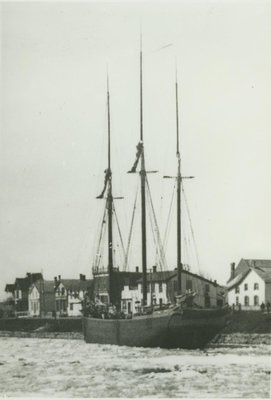 QUEEN  OF  THE  LAKES (1858, Brigantine)