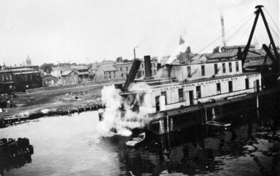 Dredge DEFIANCE in Thunder Bay River