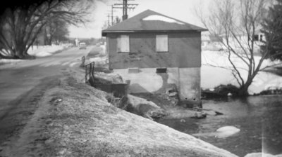 Building on Thunder Bay River