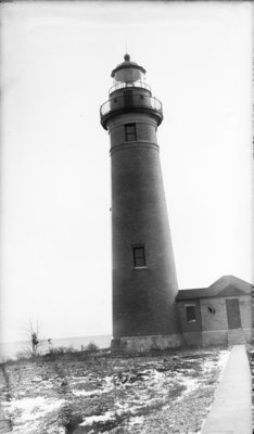 Middle Island:  Lighthouse