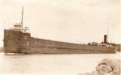 G.A. TOMLINSON (1909, Bulk Freighter)