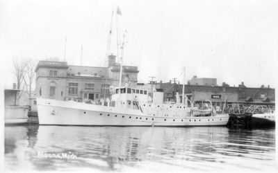 586 Research Vessel in Thunder Bay River