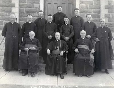 Groupe de Prêtres natifs de Lefaivre, Ont.