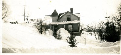 Home of Mr. & Mrs. Arthur Moon, Bracebridge, 1944