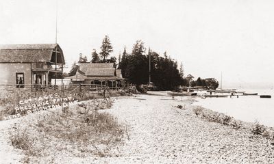 Cottages, Presqu' Ile Point, near Brighton, Ont., ca. 1910