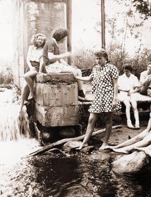 Mission Circle Hike June/43 -m Ruth, Rene, Ruth, Lois, Miss Warder, &quot;Tommy&quot;