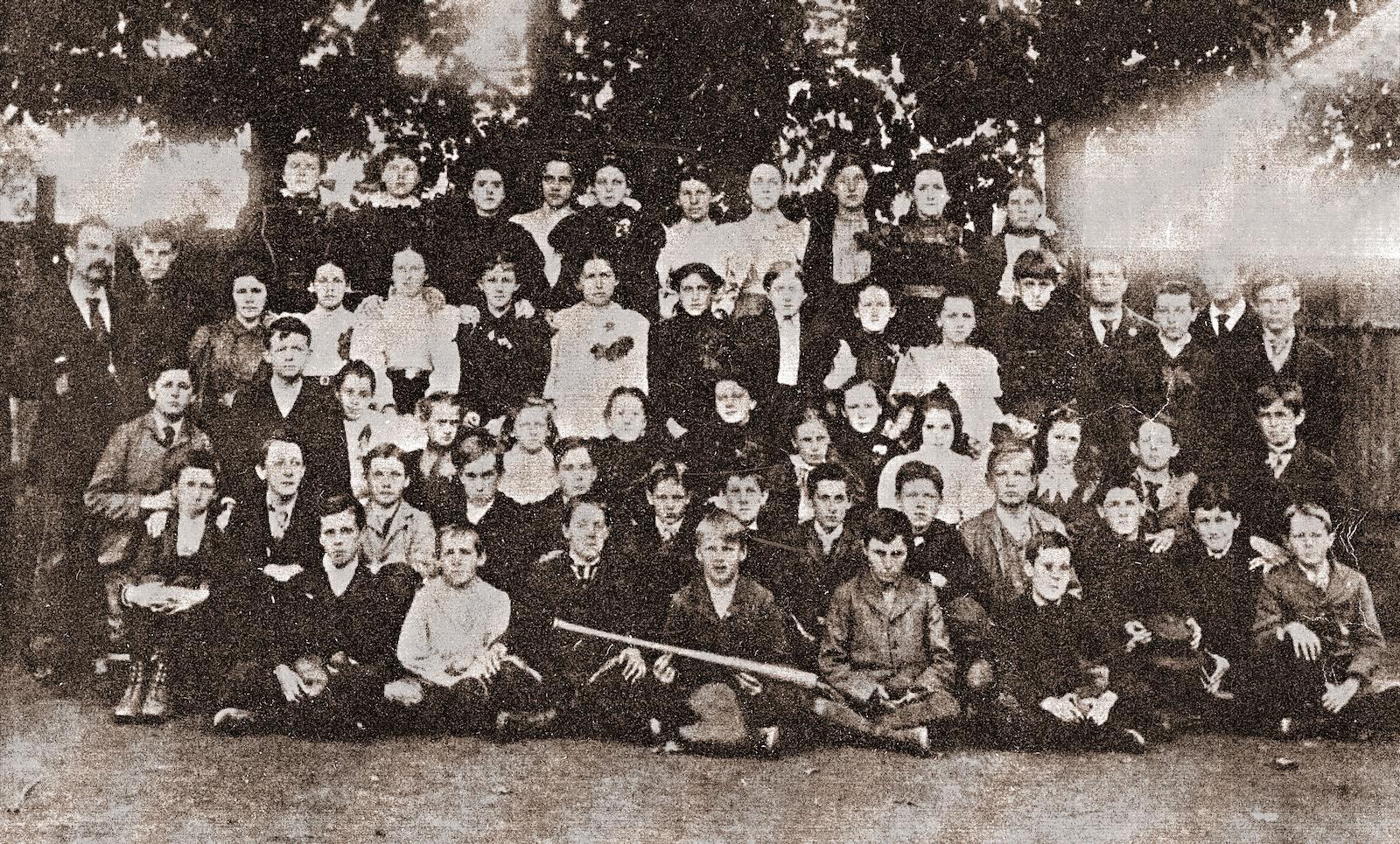 A class picture. Mr Becker - East side of Richardson St School, Brighton
