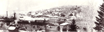 Burk's Falls and the Wanita Coming into the Wharf, circa 1908.