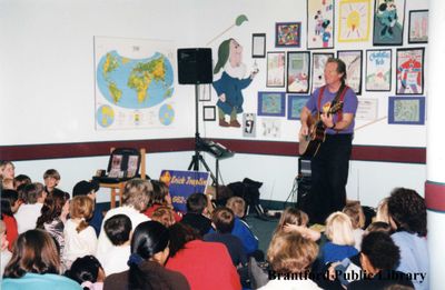 Erick Traplin Performs for Children at the Brantford Public Library