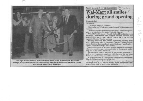 Wal-Mart all smiles during grand opening