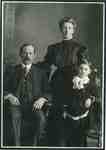 John and Jane Sherwood and their son Reg, ca 1906