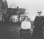 White/Whyte Family -- Mrs. Edwin White/Whyte, and Mrs. J. Fleming at Hendrie Home
