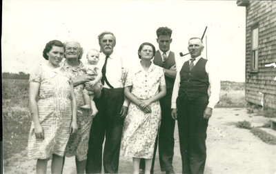 Ovila Giroux et ses enfants / Ovila Giroux and his children