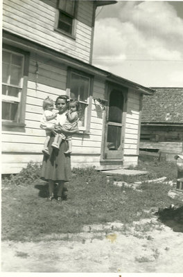 Georgette Giroux avec Mariette et Madeleine / Georgette Giroux with Mariette and Madeleine