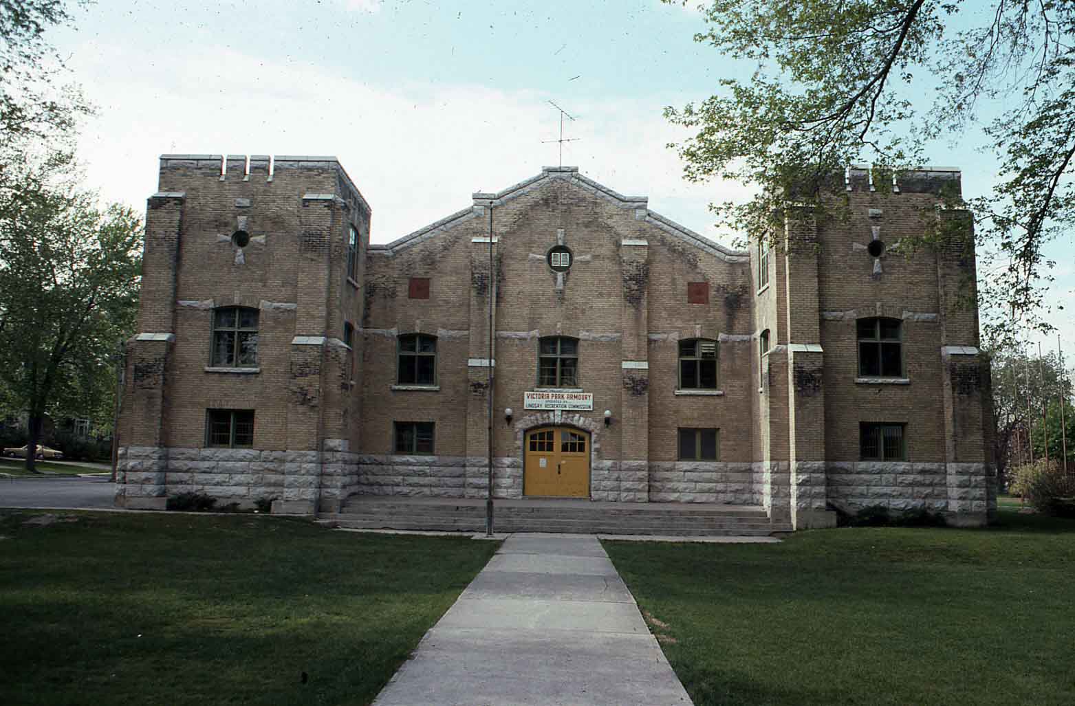 Full Image View: Victoria Park Armoury, Kent Street West, Lindsay: Kawartha  Lakes Public Library Digital Archive