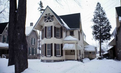 Cambridge Street North, Lindsay, private dwelling