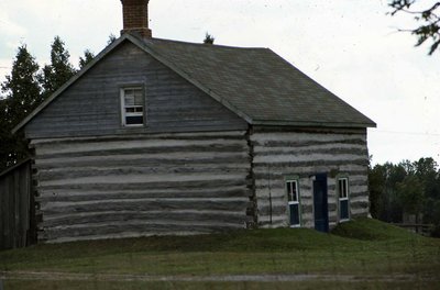 Log cabin, Ops township