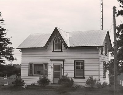 Plate 8, Frame house, Mariposa Township, private dwelling