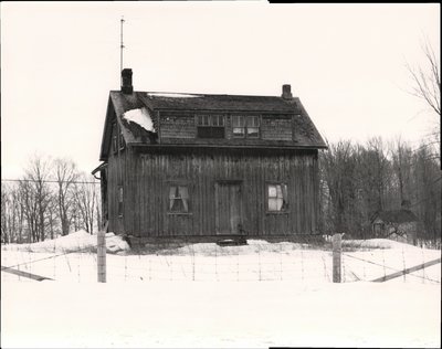 Frame house, Carden Township