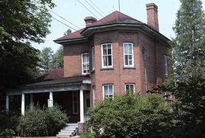 Glenelg Street West, Lindsay, private residence