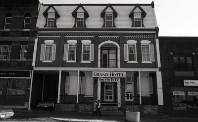 Grand Hotel, Kent Street West, Lindsay