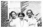 Josephine Hamilton and sisters, c1914
