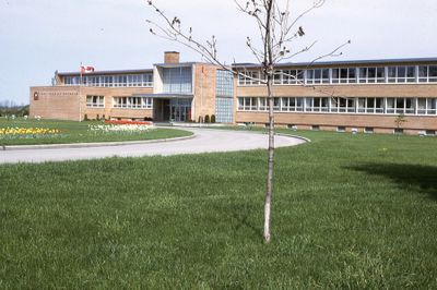 Ontario Government building, 322 Kent Street West, Lindsay