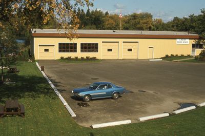 Parks building at Wellington Street bridge, Lindsay