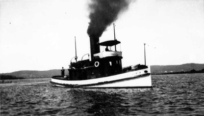 Le Nathalie de la compagnie Hawkesbury dans la baie de L'Orignal