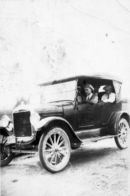 Une voiture Ford 1925