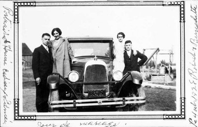 Henri Cadieux et Ednée Thivierge   À droite: Bernadette Laflamme et Robert Thivierge