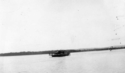 Première barque traversière faisant la navette entre Clarence et Thurso