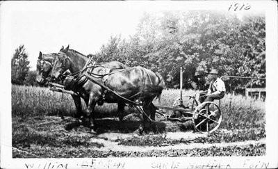 William Franche sur une faucheuse