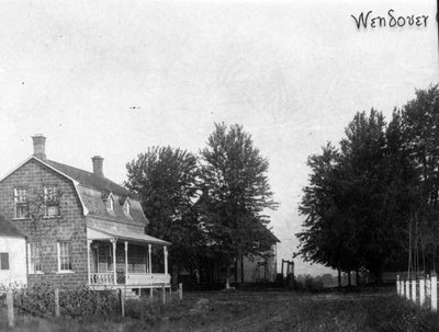 Rue principale de Wendover: la deuxième maison à gauche est le magasin général Edwidge Pigeon