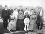 La famille Jean Millaire et leurs amis.