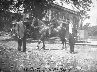 Le constable d'Alfred à cheval