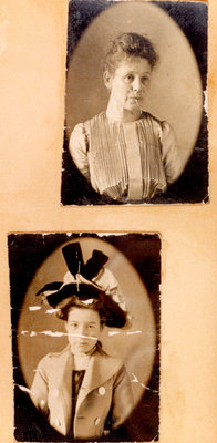 Reproduction photograph of Harriet Calista &quot;Kissie&quot; Merriman and daughter Allene Estelle Young