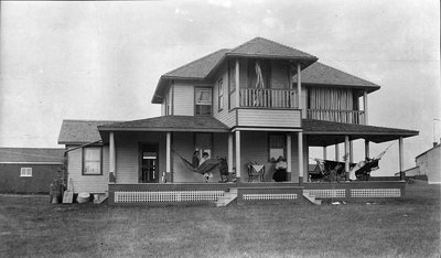 Photograph of Griffis' summer house, Victoria Beach, Cramahe Township