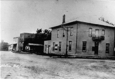 Postcard of Oriental Hotel, Castleton