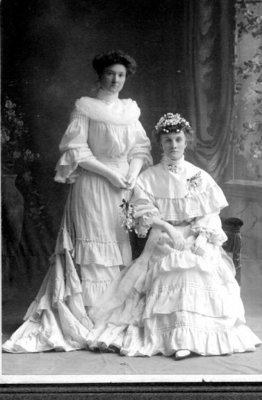 Studio portrait of Addie and Mina Sprung