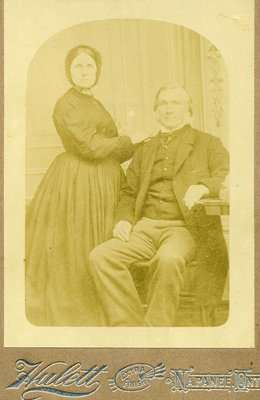 Studio portrait of William Mutton & Belinda (nee Philip) Mutton, by Hulett