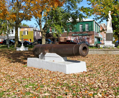 Exhibit, Cannon, Victoria Square