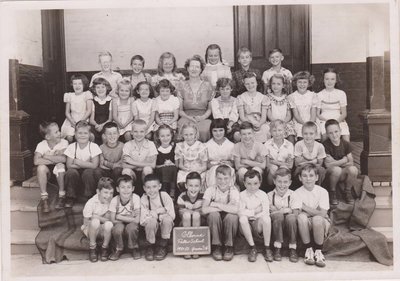 Class photograph, Colborne Public School, Grades 3-4, Colborne, Cramahe township, 1951-52