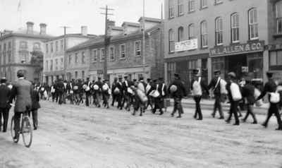 <b>Cobourg Heavy Battery en route to the West Coast - 1914<b>