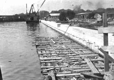 <b>Cobourg Harbour<b>