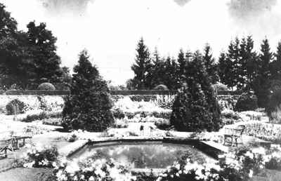 <b>Flower beds at Cottesmore Hall - 1890<b>